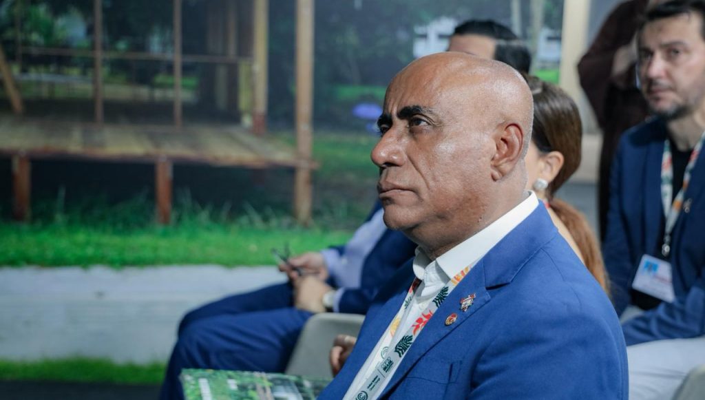 Fotografia registra o reitor da UFPA, Gilmar Pereira da Silva, de perfil.